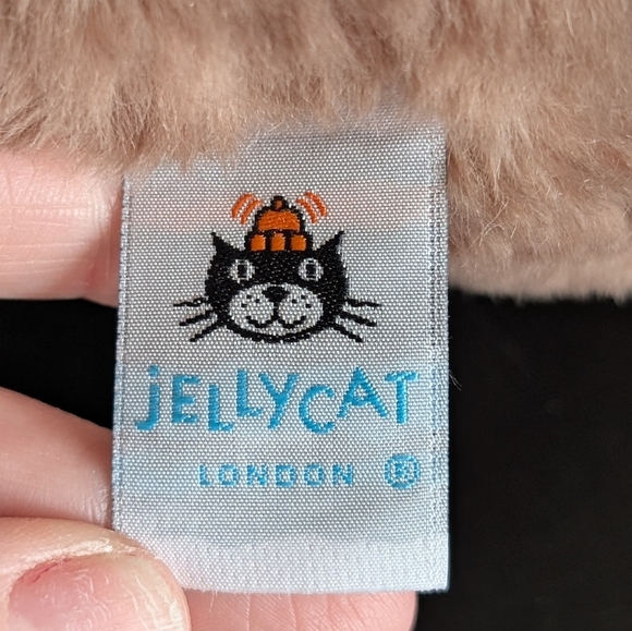 Jellycat | Wonda Wombat Plush Toy - Picture 8 of 15